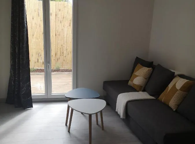 Дом отдыха Zen Au Calme Avec Piscine Partagee *